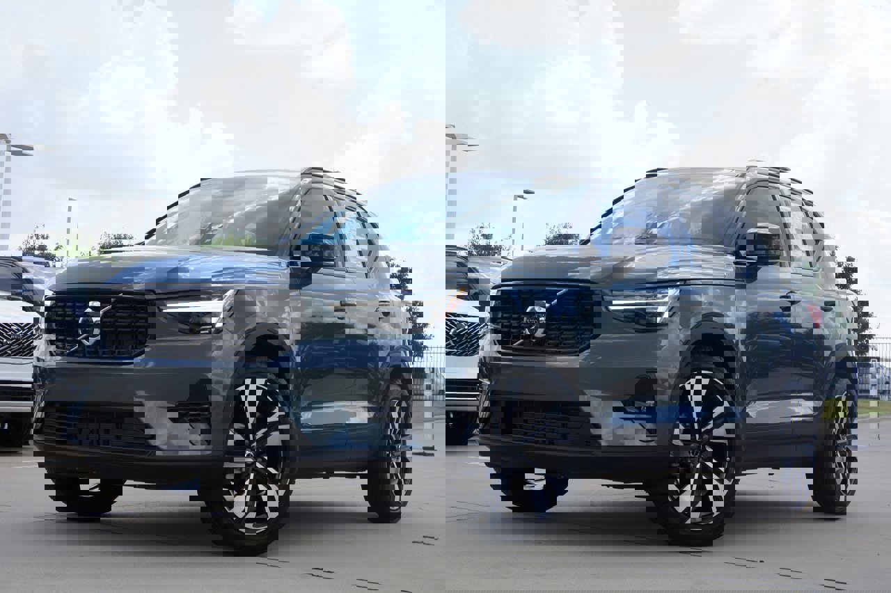 New 2026 Volvo XC40 B5 Plus w/ Protection Package Premier image 1