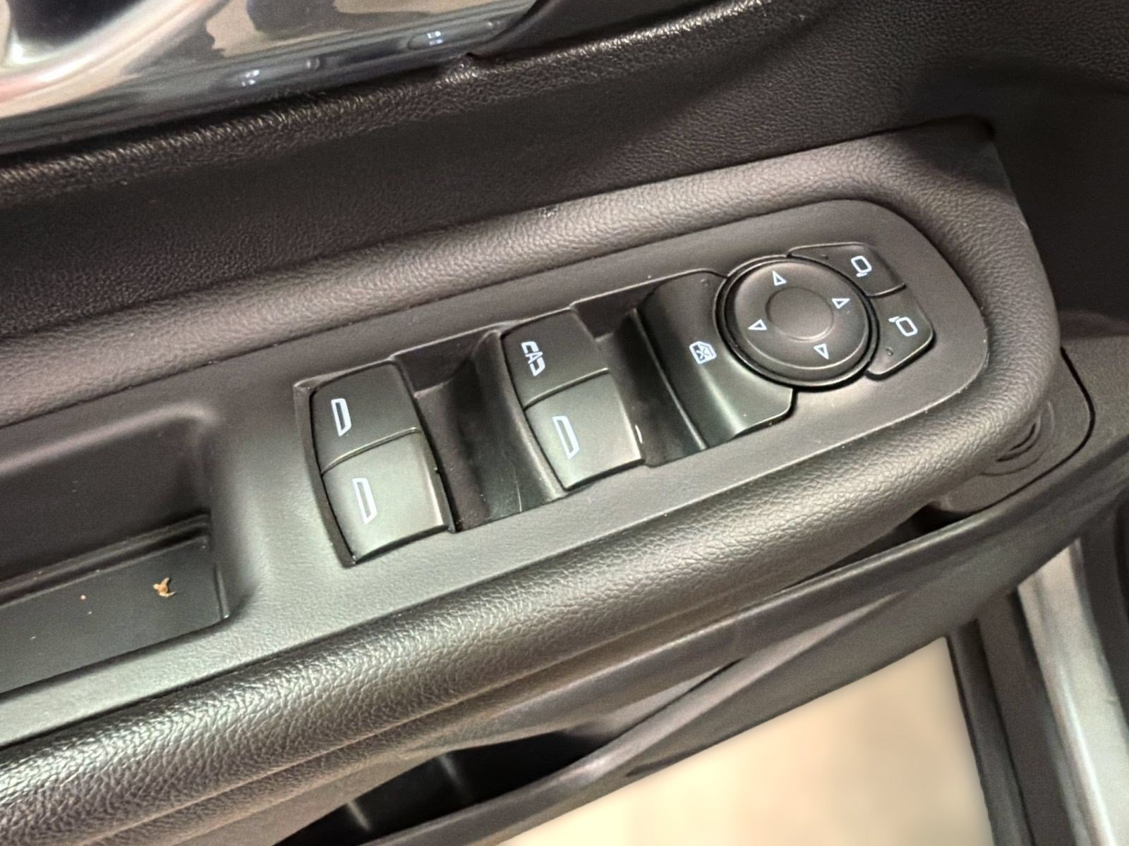 Used 2023 GMC Terrain SLE w/ Driver Convenience Package FWD image 12
