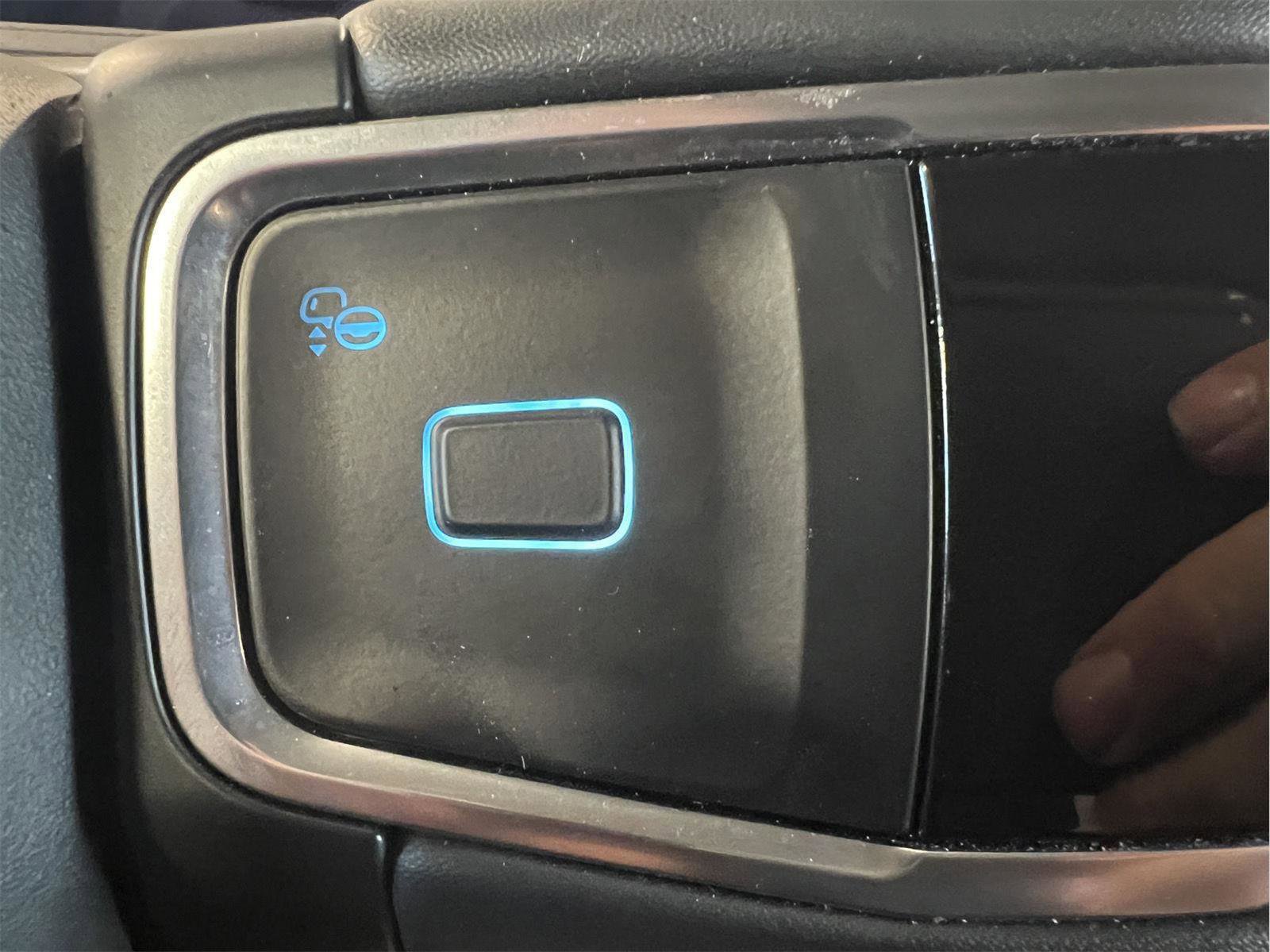 Used 2025 Ford Expedition Active image 21