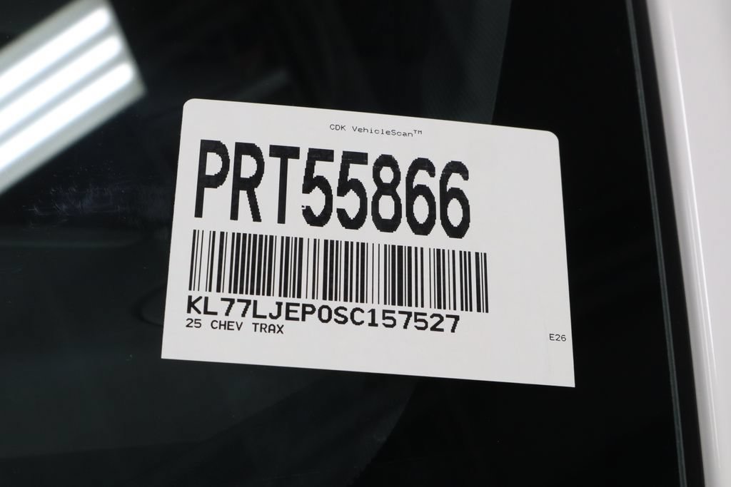 Used 2025 Chevrolet Trax RS w/ Driver Confidence Package FWD image 35