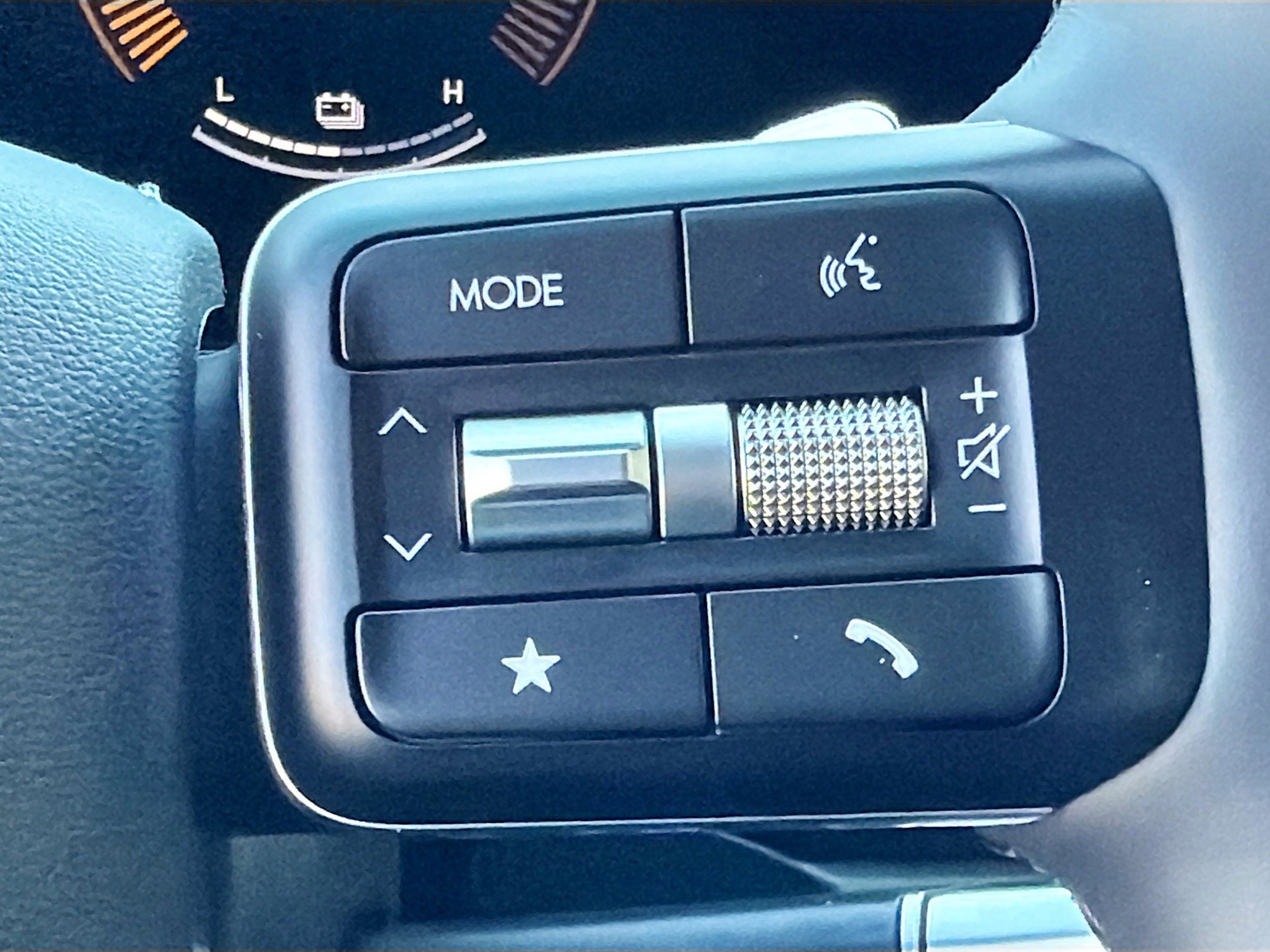 New 2026 Hyundai Santa Fe SE image 32