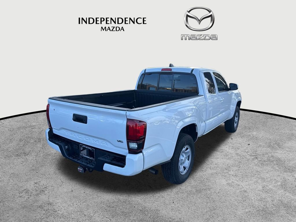 Used 2023 Toyota Tacoma SR image 3