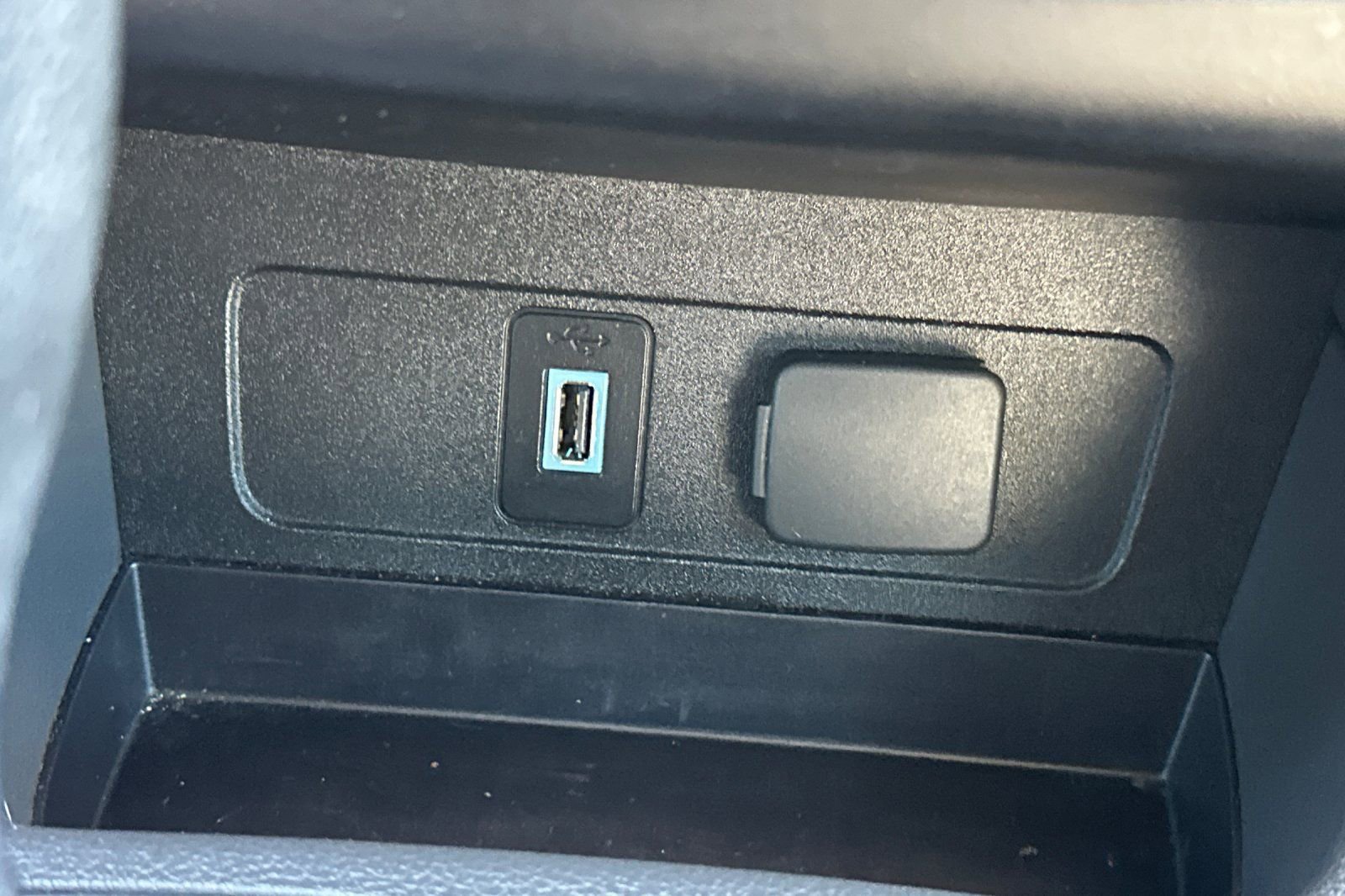 Used 2017 Ford Escape SE image 32