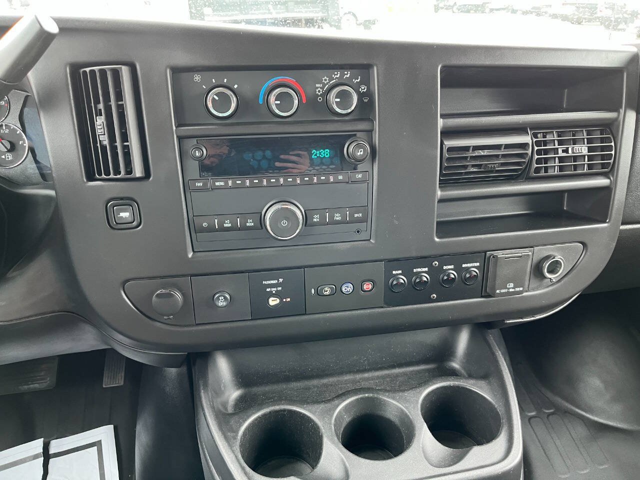 Used 2015 Chevrolet Express 2500 RWD image 12