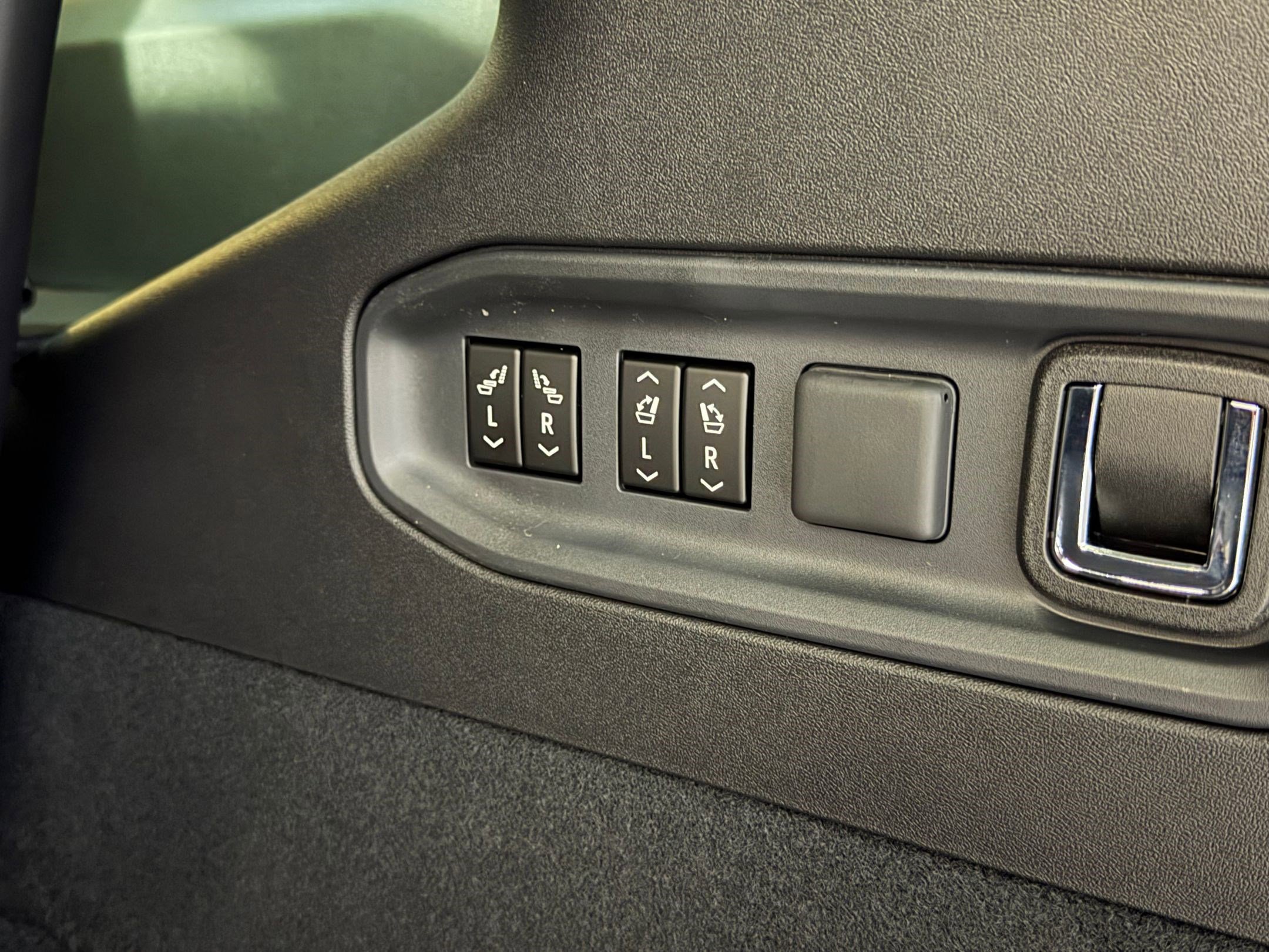 New 2026 Cadillac Vistiq Sport image 48