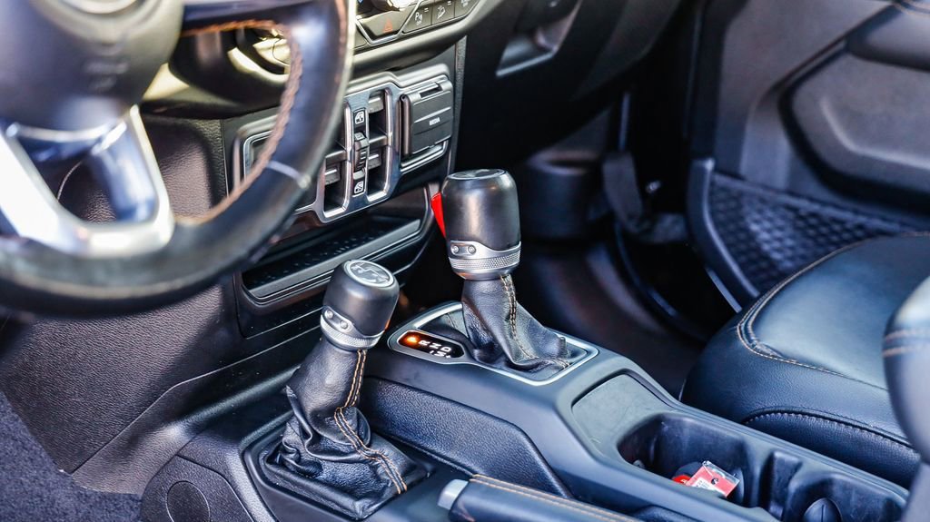 Used 2021 Jeep Wrangler Unlimited Sahara image 24