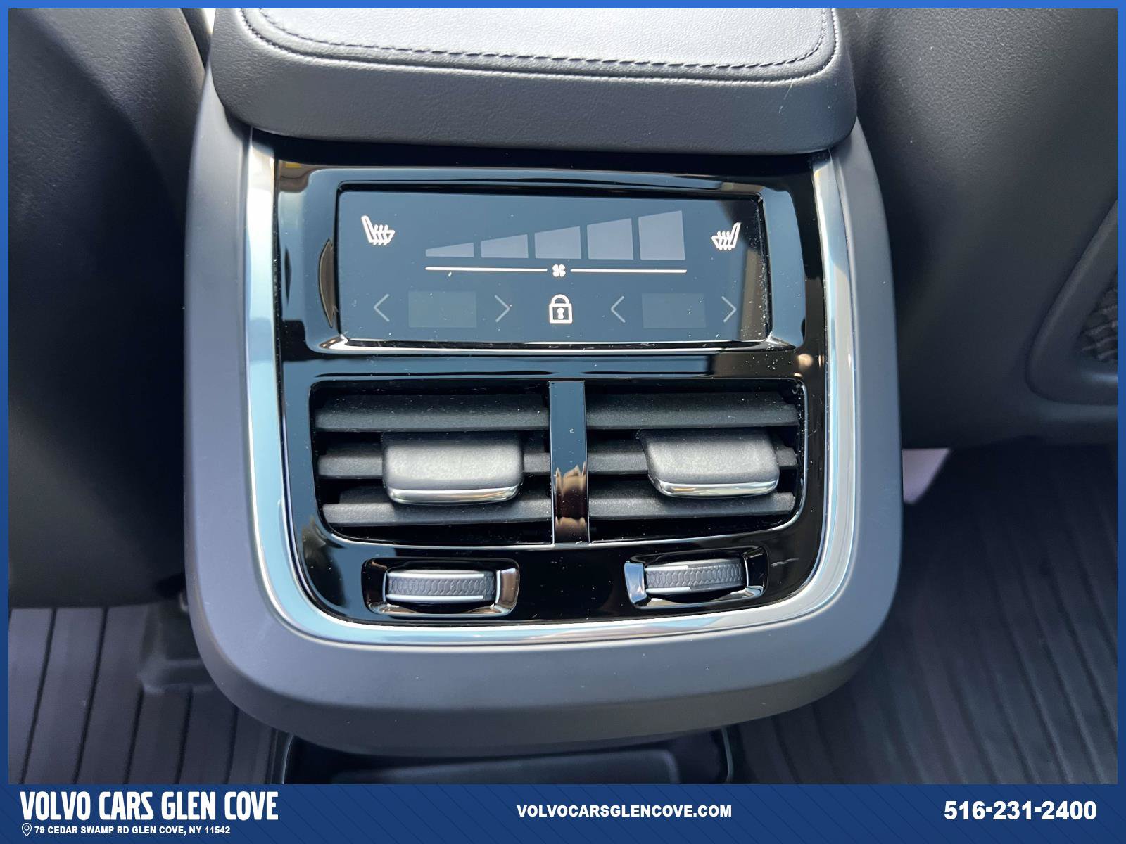 Used 2025 Volvo XC90 B6 Plus w/ Protection Package AWD/4WD image 12