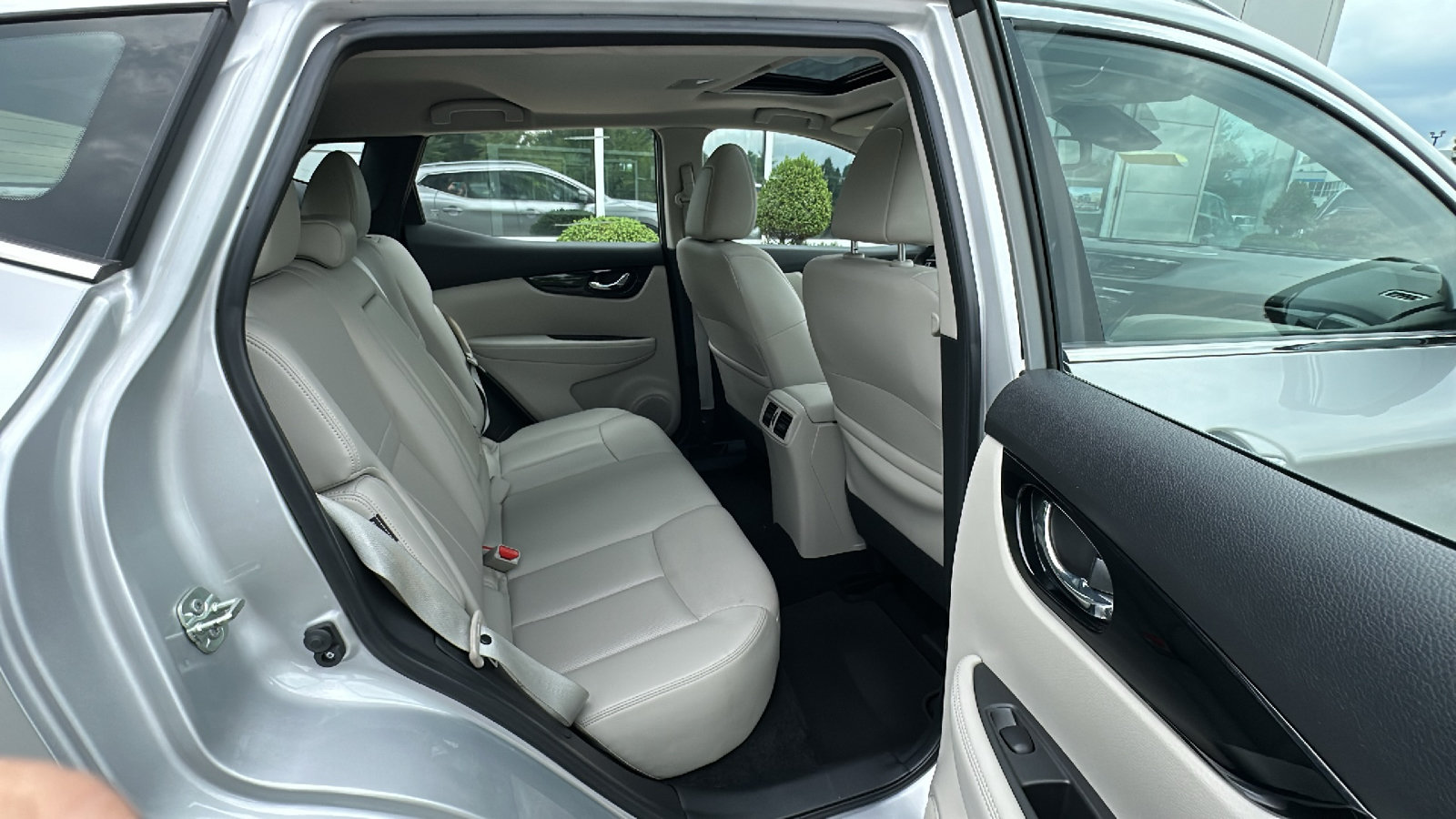 Used 2021 Nissan Rogue Sport SL w/ Premium Package AWD/4WD image 26
