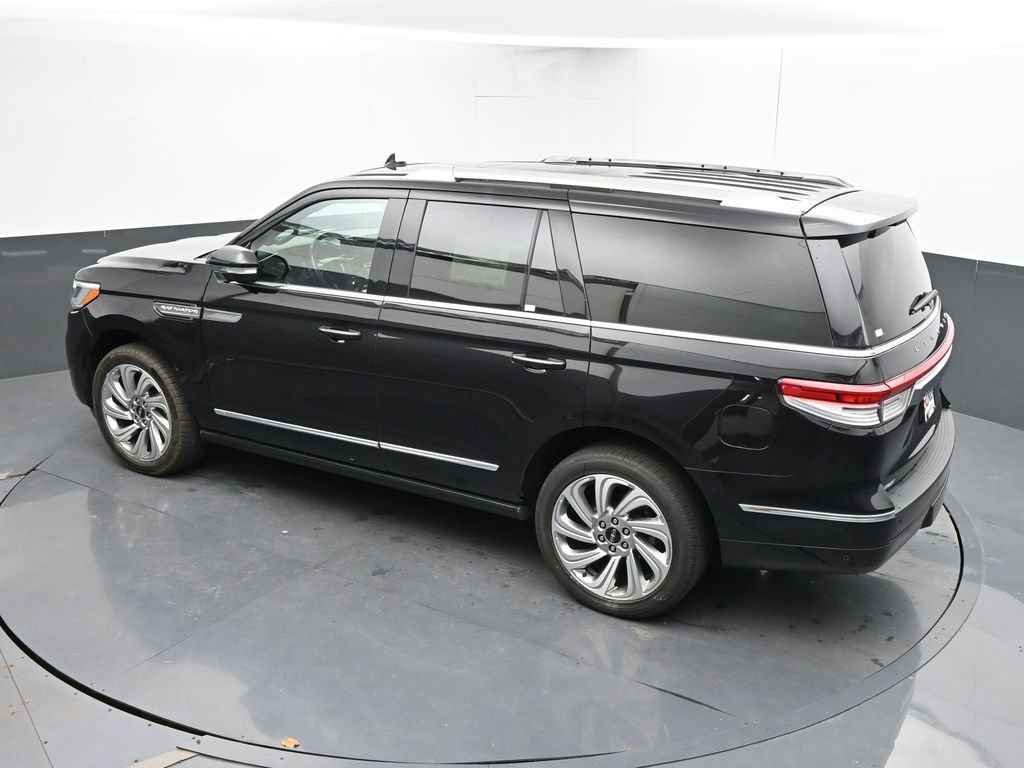 Used 2024 Lincoln Navigator Premiere AWD/4WD image 39