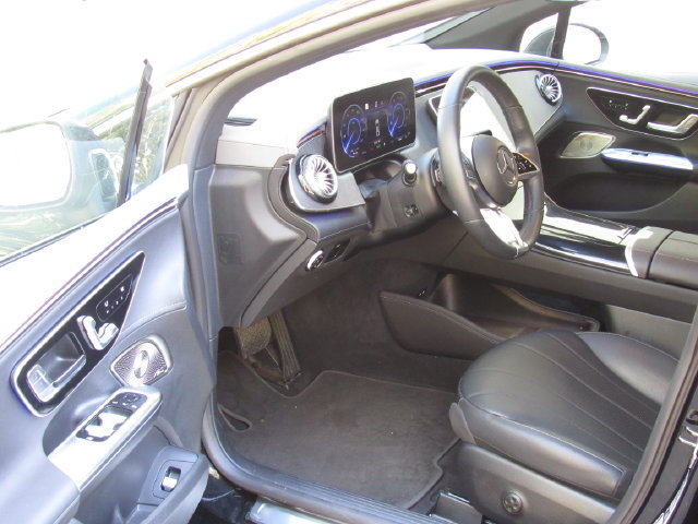 Used 2023 Mercedes-Benz EQE 350+ 4MATIC Sedan w/ Exclusive Trim Package image 9