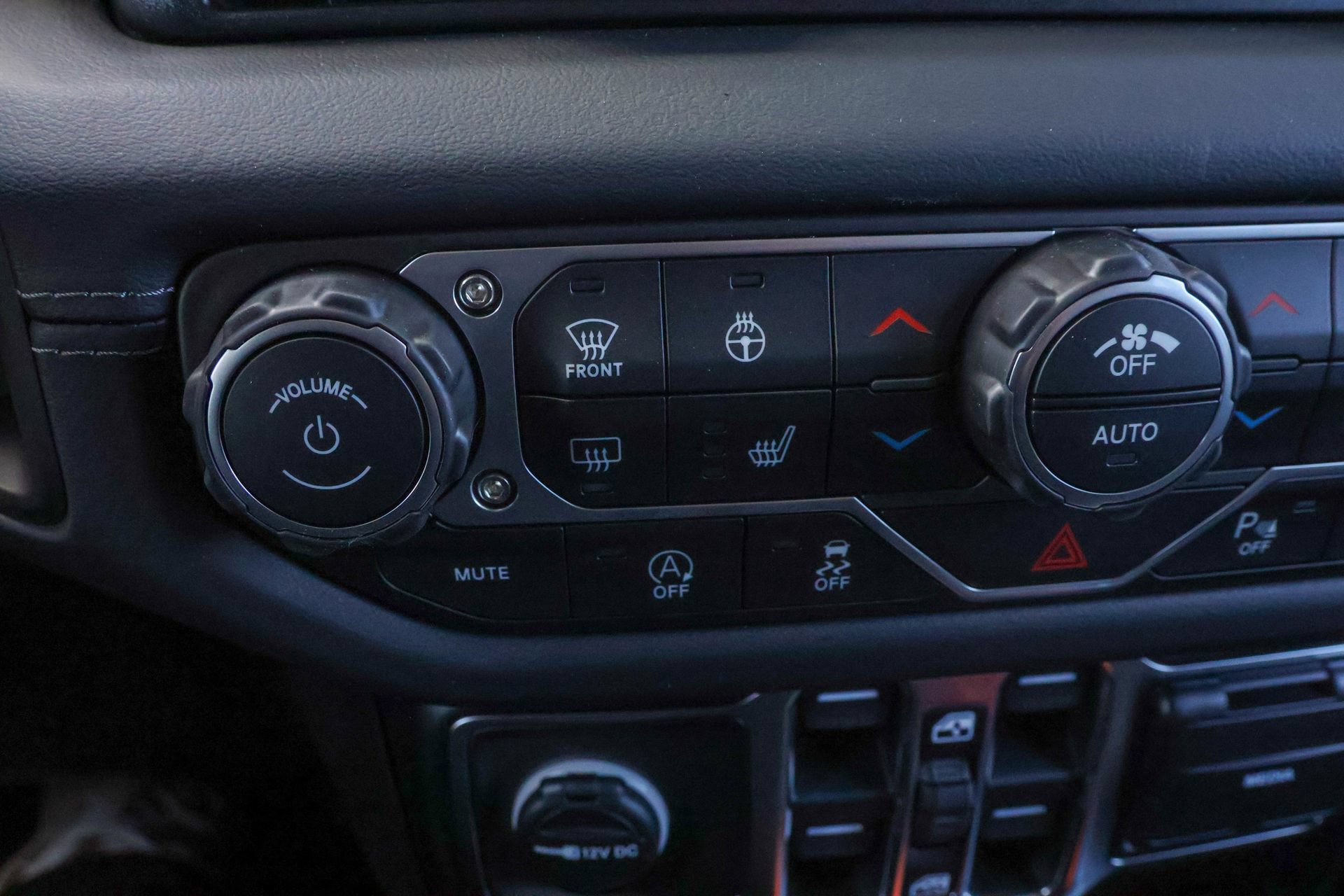 New 2026 Jeep Wrangler Unlimited Sahara AWD/4WD image 19