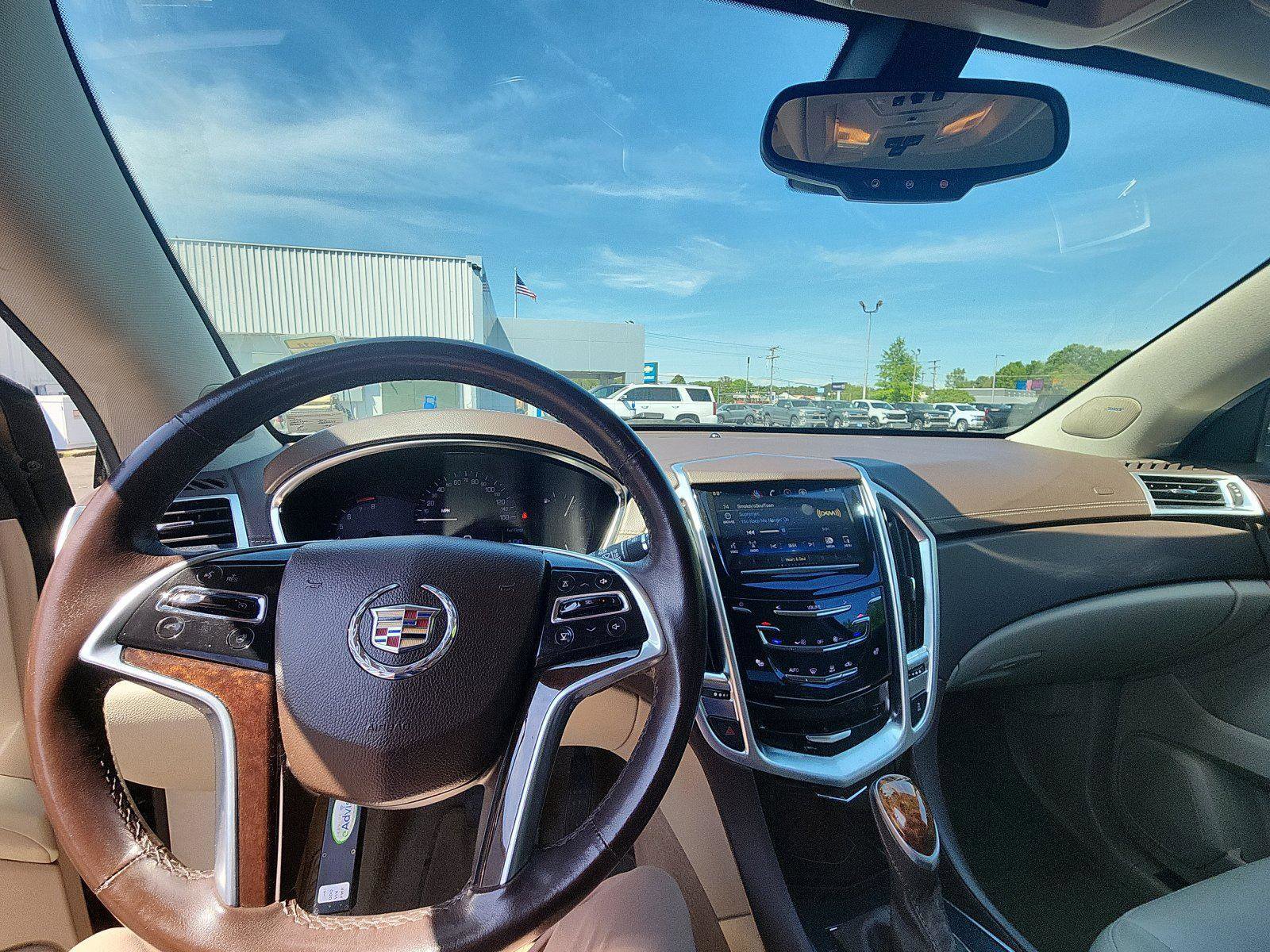 Used 2016 Cadillac SRX Luxury image 16