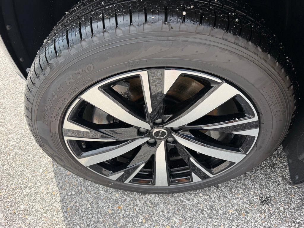 New 2026 Volvo XC90 T8 Core w/ Protection Package Premier AWD/4WD image 26