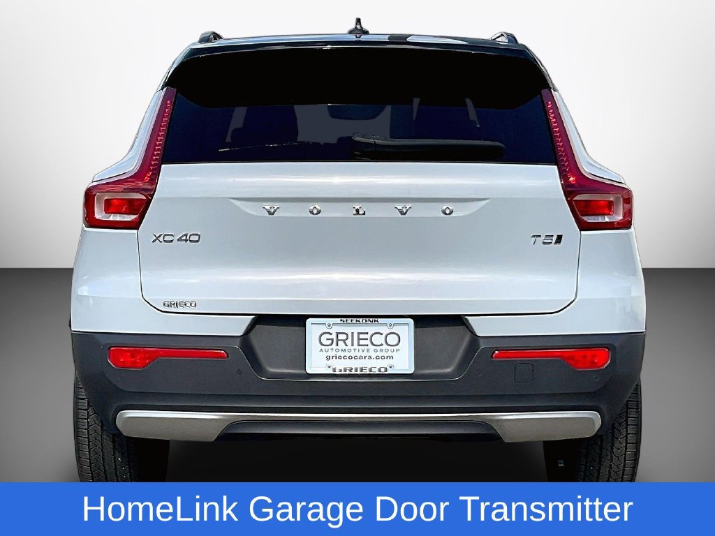 Used 2021 Volvo XC40 T5 R-Design AWD/4WD image 6