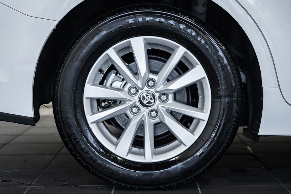 Used 2025 Toyota Camry LE FWD image 15