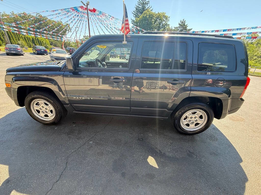 Used 2014 Jeep Patriot Sport FWD image 2