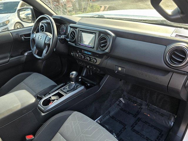 Used 2023 Toyota Tacoma TRD Off-Road image 9