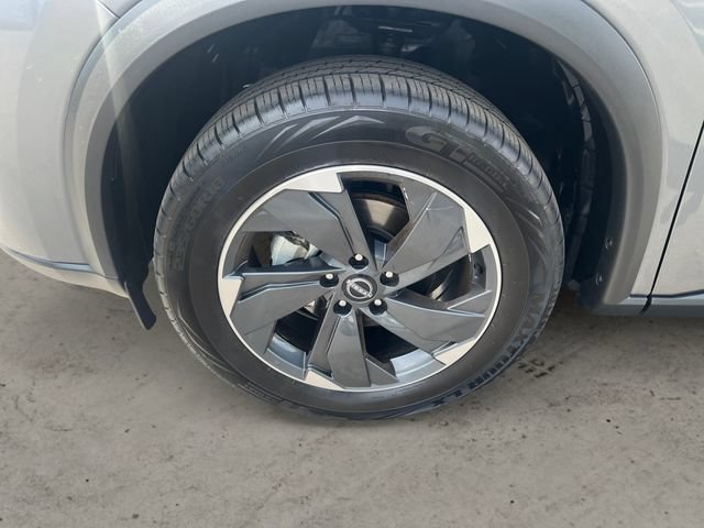 Used 2025 Nissan Rogue SV AWD/4WD image 9