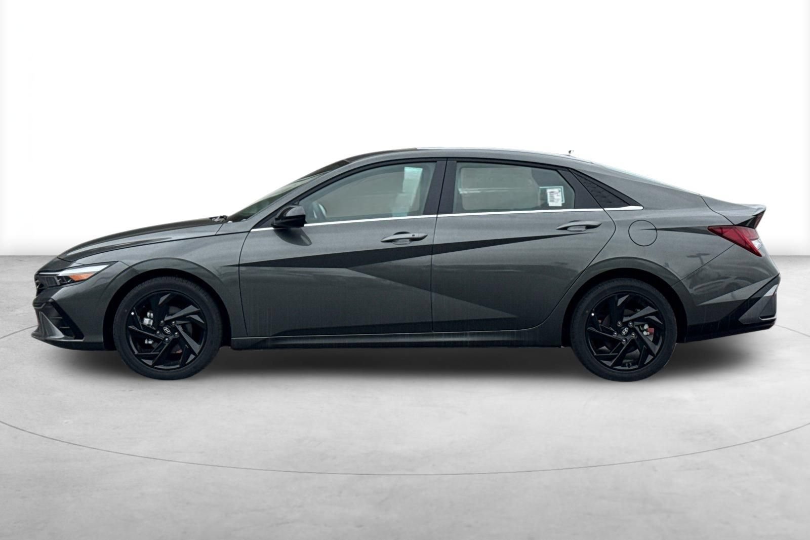 Certified 2026 Hyundai Elantra SEL Sport FWD image 3