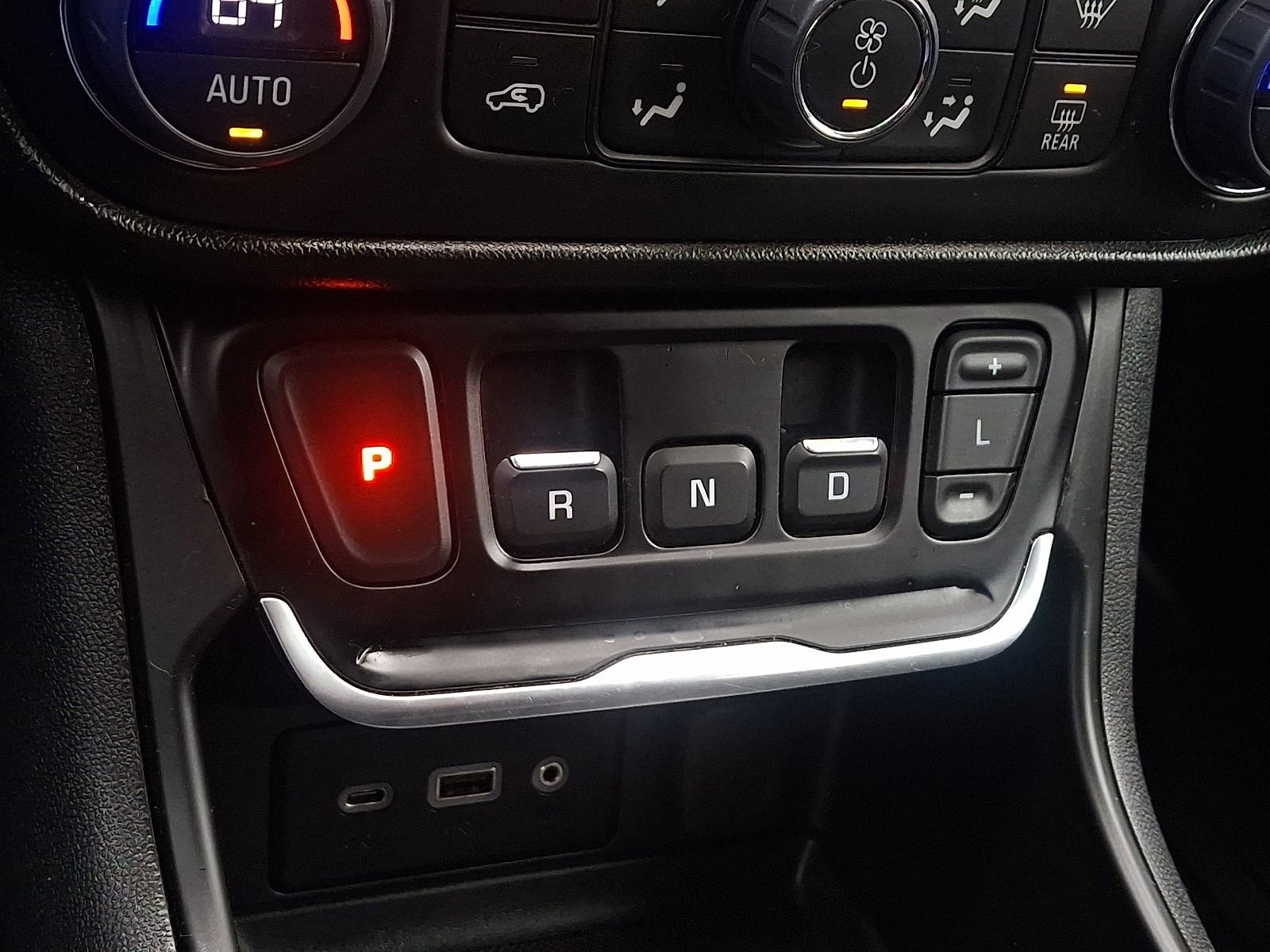 Used 2020 GMC Terrain SLE w/ Driver Convenience Package image 15
