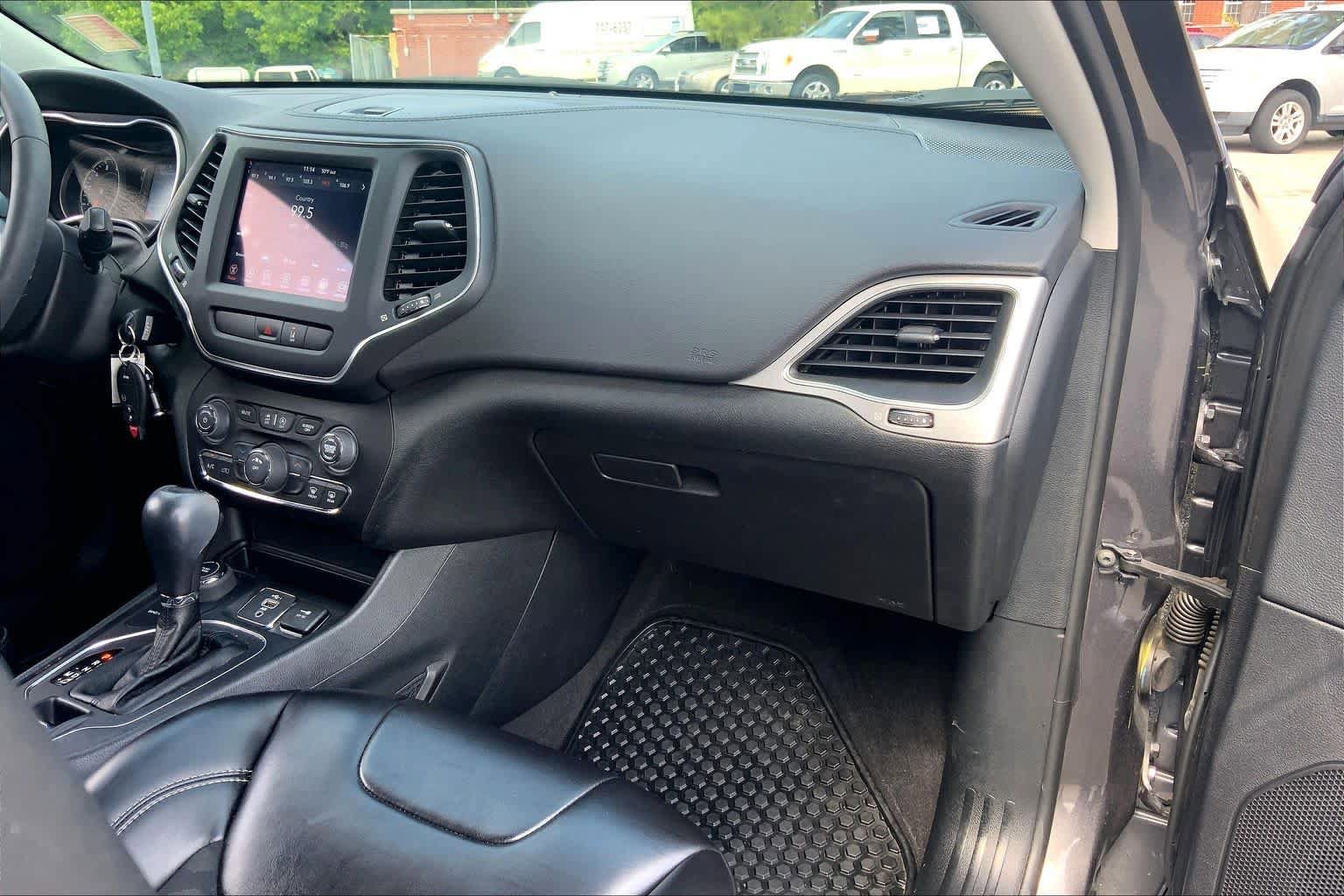 Used 2022 Jeep Cherokee Latitude w/ Sun & Sound Group AWD/4WD image 19