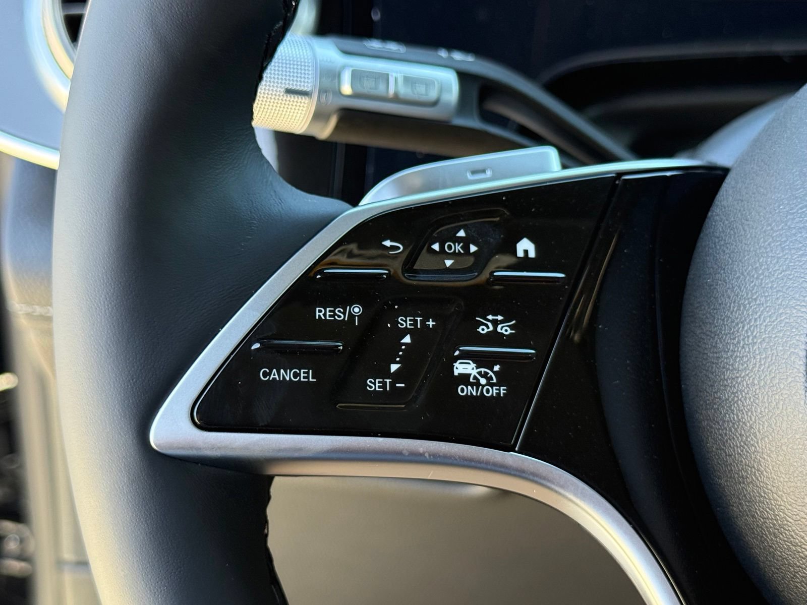 New 2026 Mercedes-Benz EQS 400 4MATIC SUV image 23