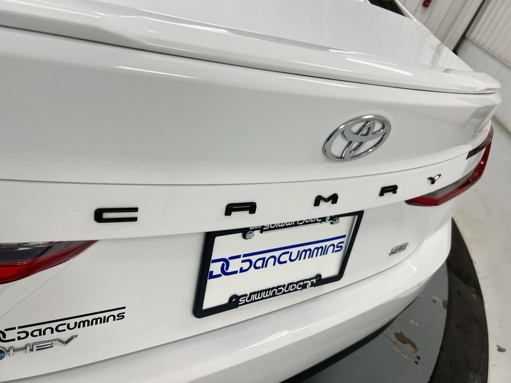 Used 2025 Toyota Camry SE FWD image 26