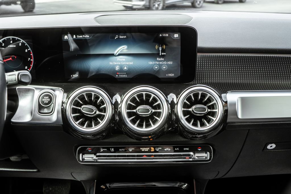 Used 2022 Mercedes-Benz GLB 250 4MATIC w/ Premium Package Lite image 17