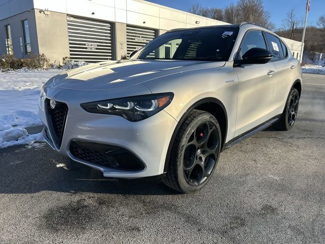 New 2026 Alfa Romeo Stelvio Sprint image 4