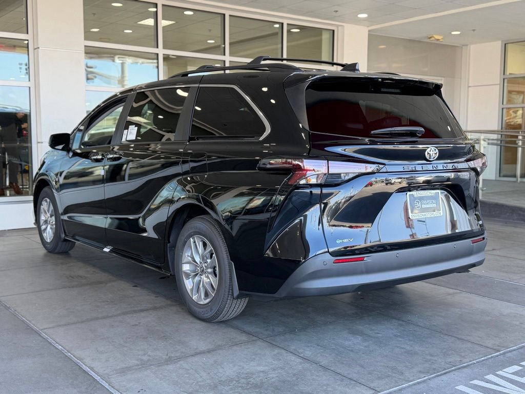 New 2026 Toyota Sienna XLE FWD image 9