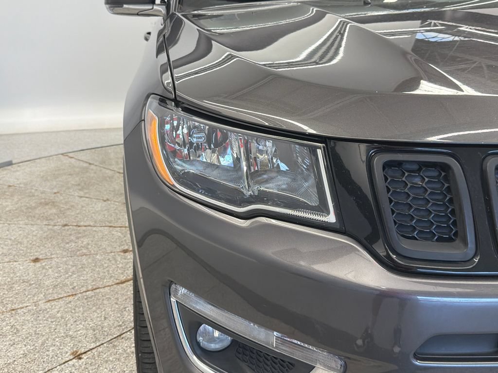 Used 2018 Jeep Compass Limited w/ Navigation Group AWD/4WD image 4