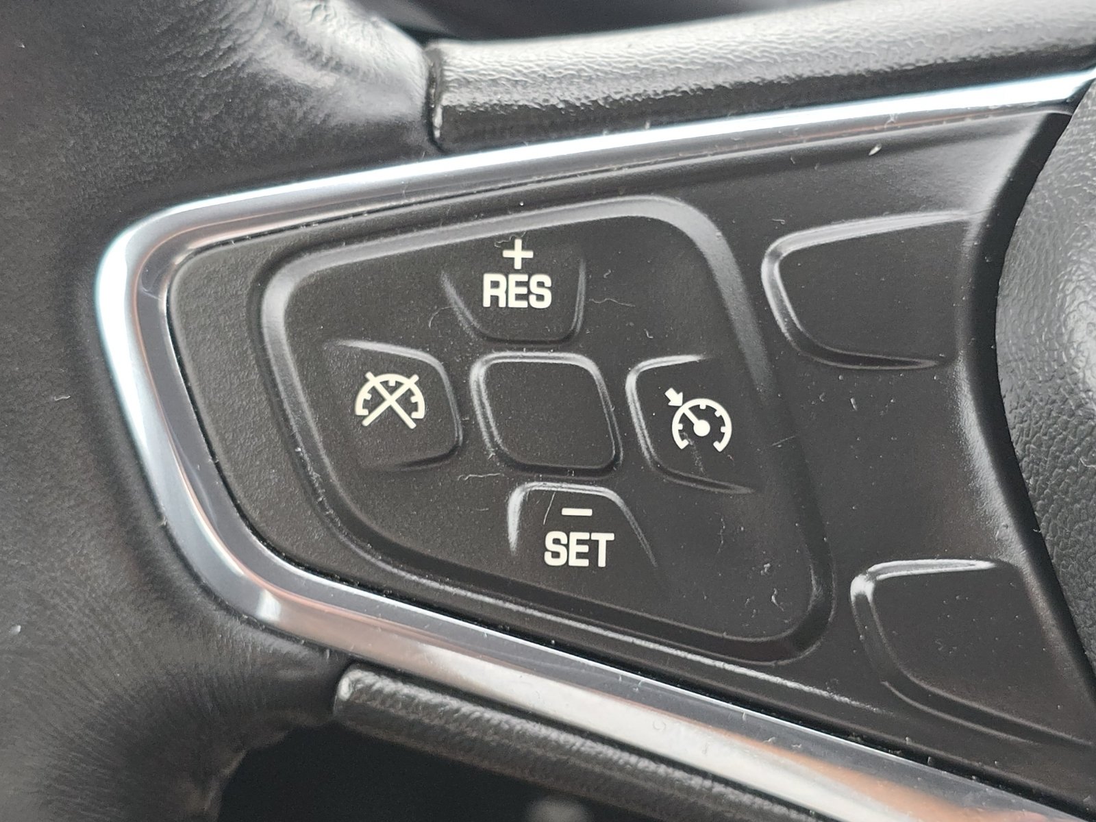 Used 2016 Chevrolet Malibu LT FWD image 9