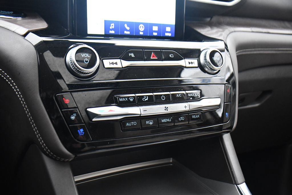 Used 2023 Ford Explorer Platinum w/ Technology Package image 31