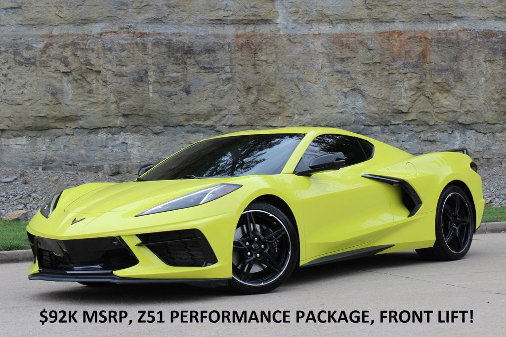 Used 2022 Chevrolet Corvette Stingray Premium Cpe w/ Z51 Performance Package RWD image 1