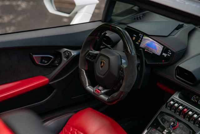 Used 2019 Lamborghini Huracan LP 580-2 RWD image 38