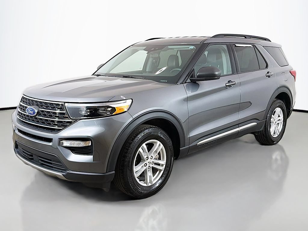 Used 2024 Ford Explorer XLT w/ Equipment Group 202A AWD/4WD image 11