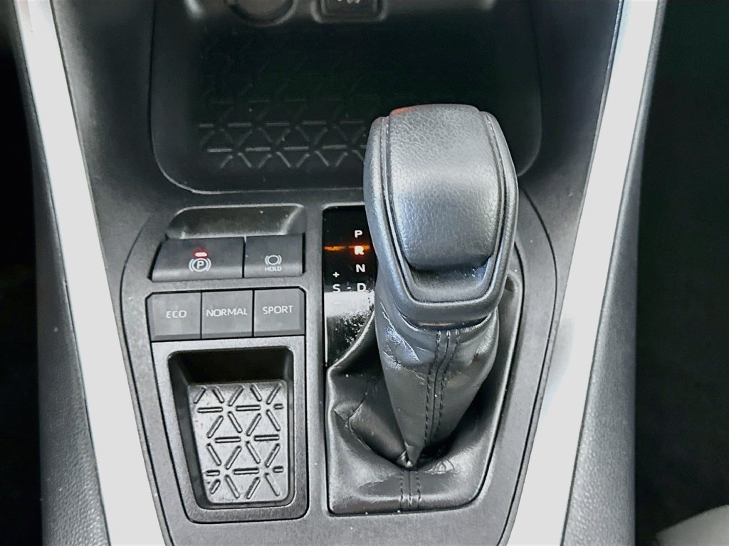 Used 2025 Toyota RAV4 LE FWD image 16