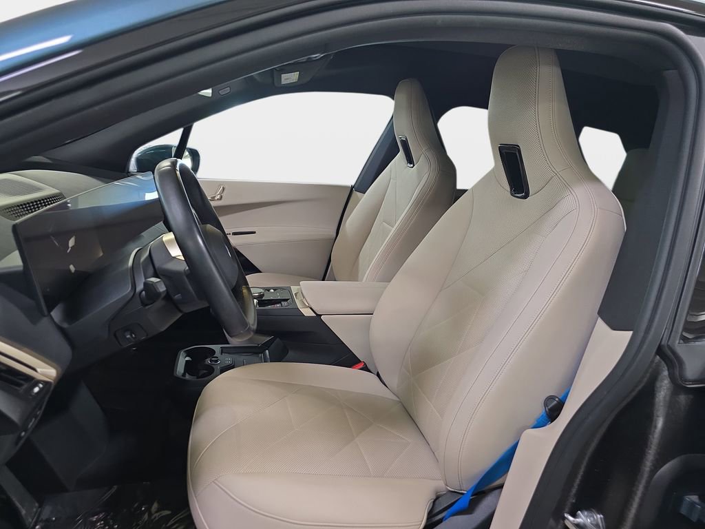 Used 2024 BMW iX xDrive50 image 17