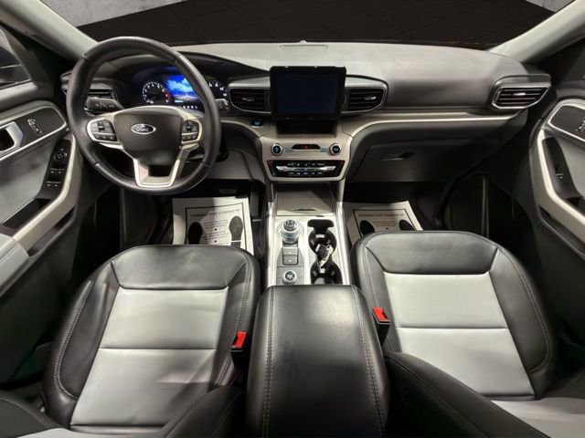 Used 2023 Ford Explorer XLT w/ Equipment Group 202A image 2