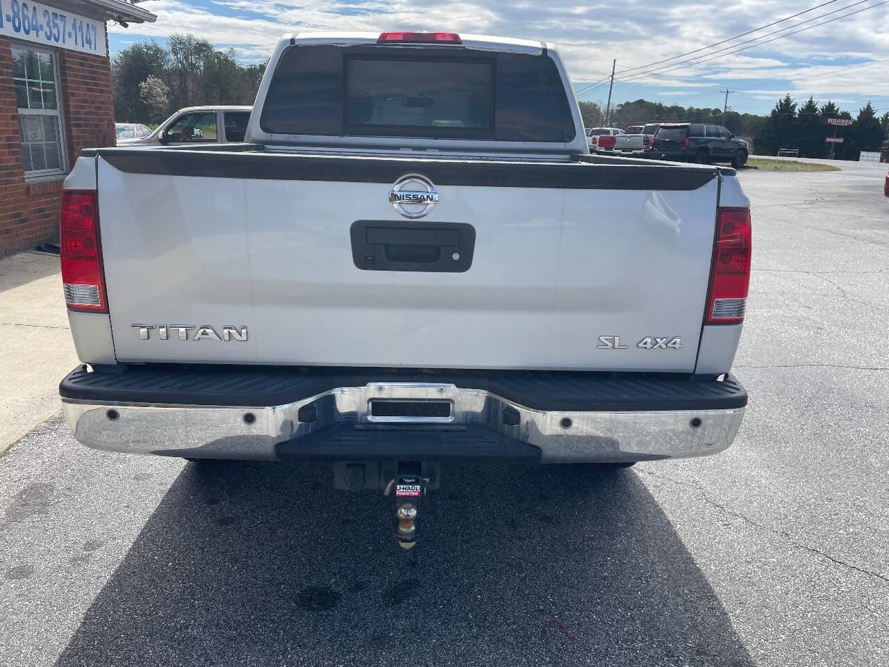 Used 2015 Nissan Titan SL AWD/4WD image 4