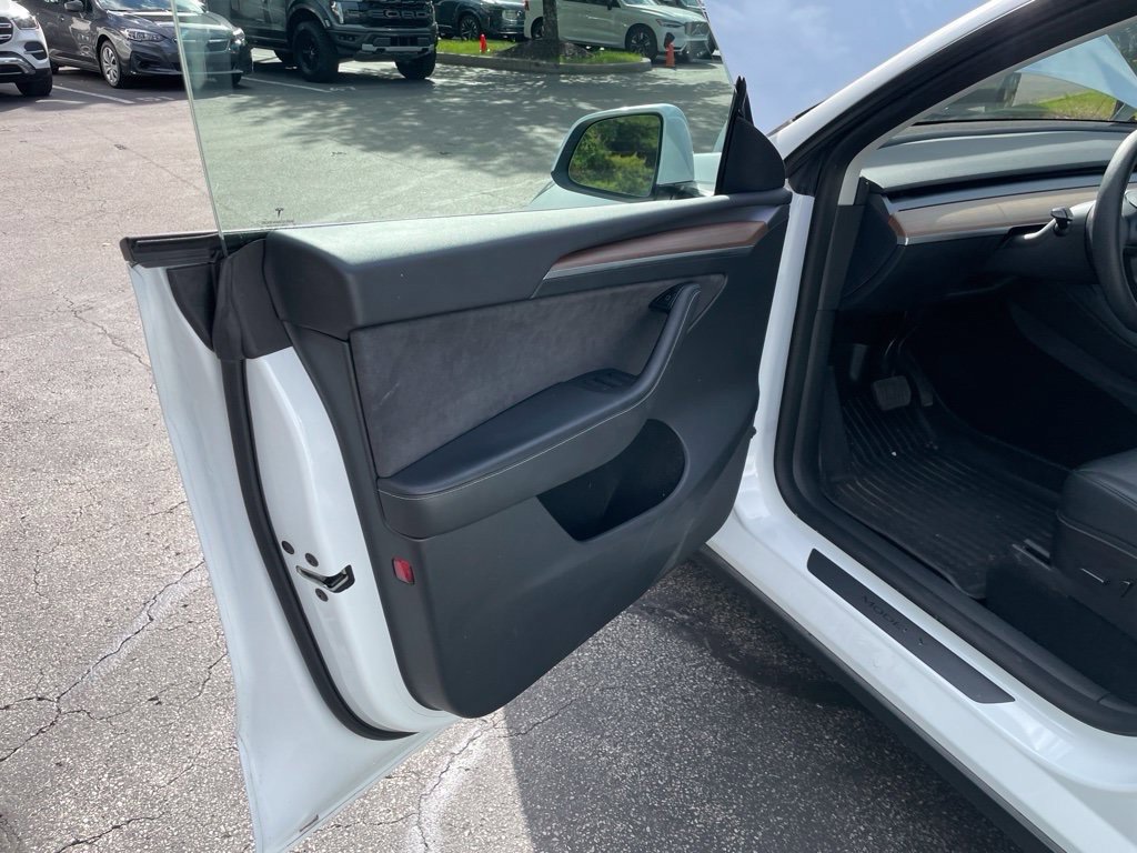 Used 2023 Tesla Model Y Long Range AWD/4WD image 8