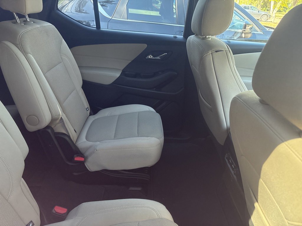 Used 2023 Chevrolet Traverse LT image 5