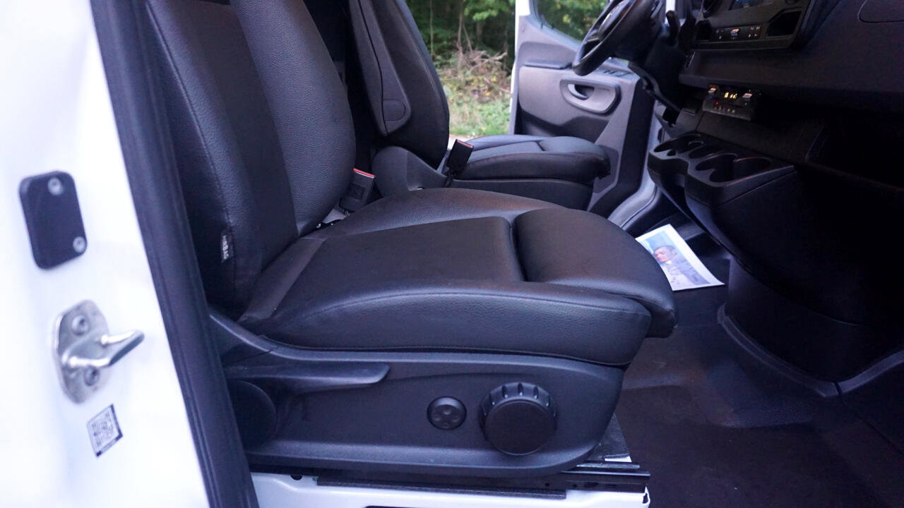 Used 2023 Mercedes-Benz Sprinter 2500 image 26