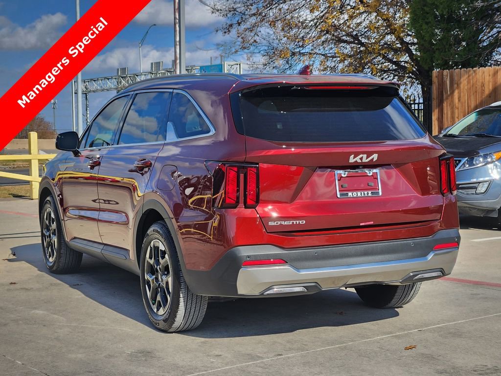 New 2025 Kia Sorento S image 3