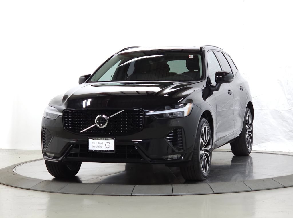 Certified 2025 Volvo XC60 B5 Plus AWD/4WD image 3
