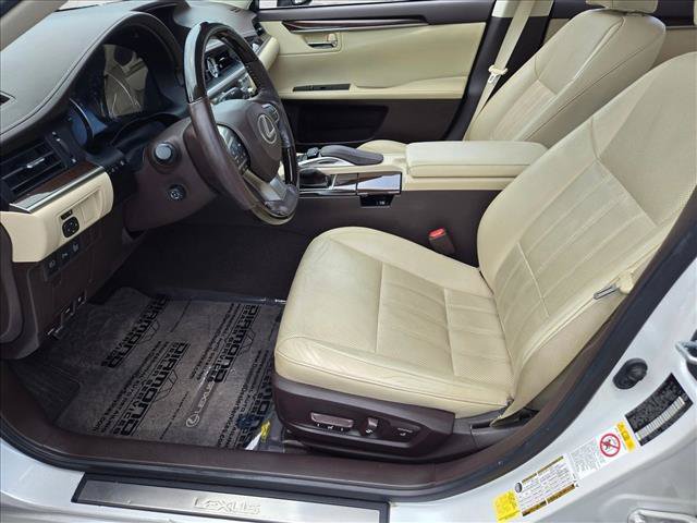 Used 2017 Lexus ES 350 w/ Luxury Package FWD image 17