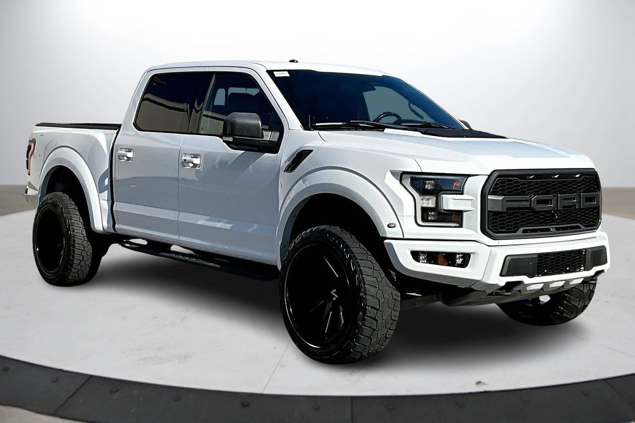 Used 2018 Ford F150 Raptor w/ Equipment Group 802A Luxury AWD/4WD image 2
