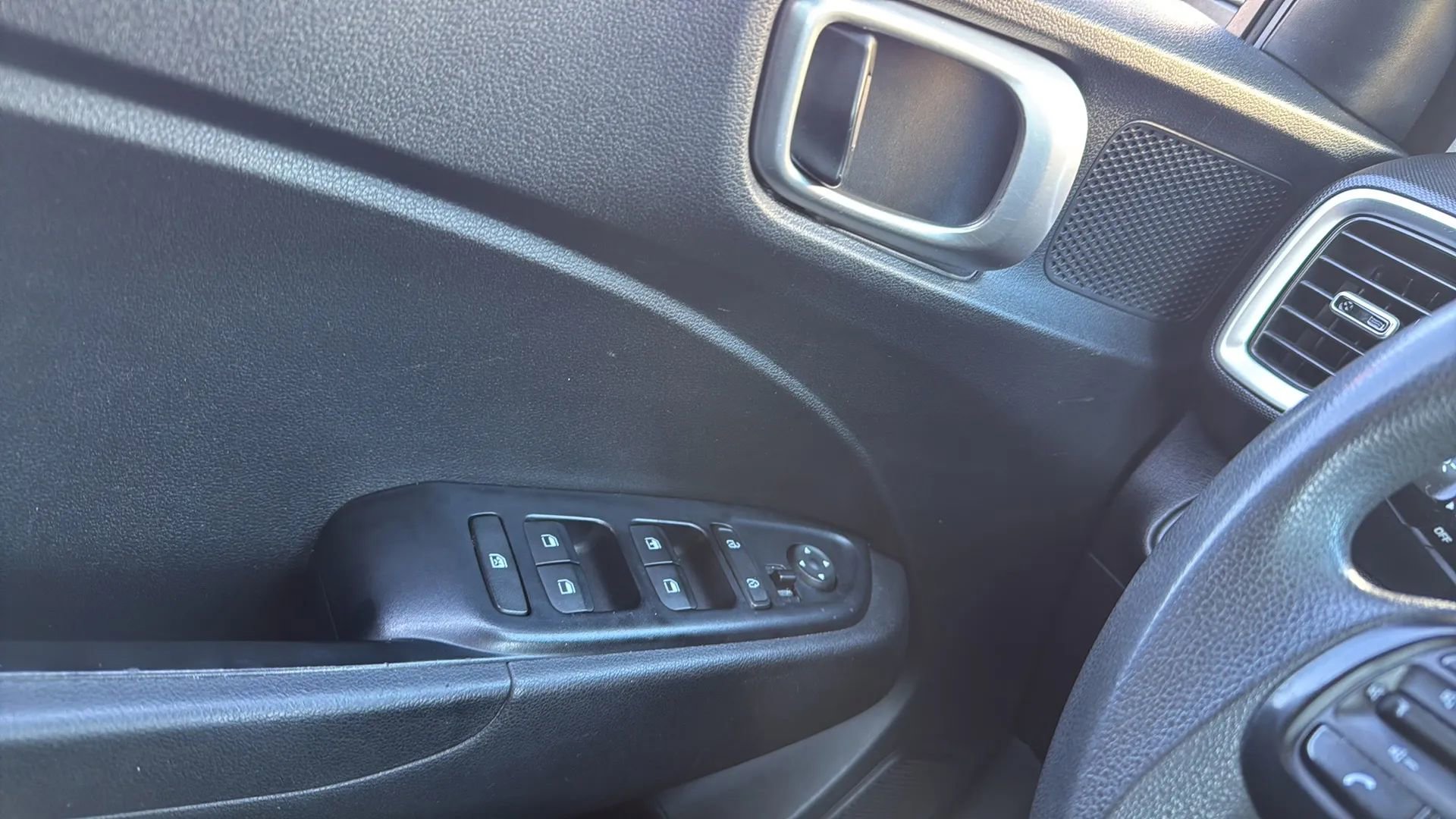 Used 2021 Hyundai Venue SE image 20