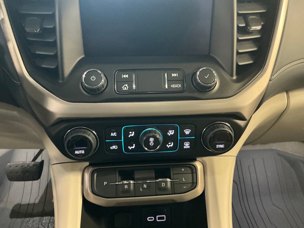 Certified 2023 GMC Acadia Denali w/ Denali Ultimate Package AWD/4WD image 19