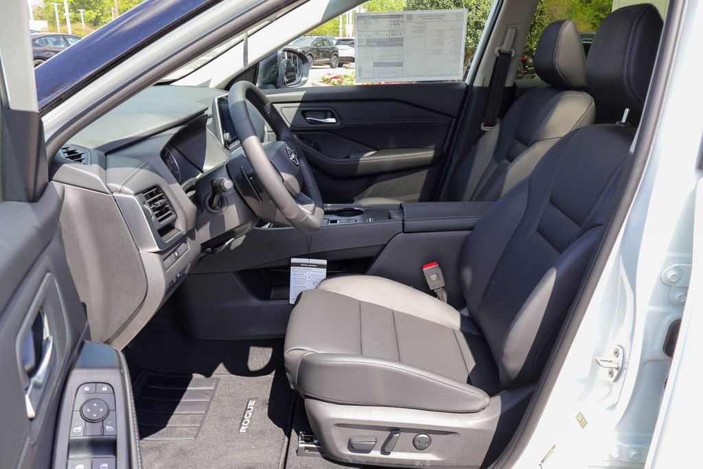 New 2026 Nissan Rogue Dark Armor image 7